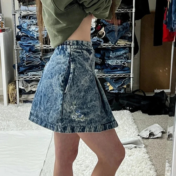Vintage 90’s Pleated Denim Mini Skirt - Picture 9 of 9